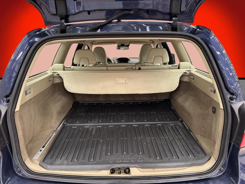 VOLVO V70 2012