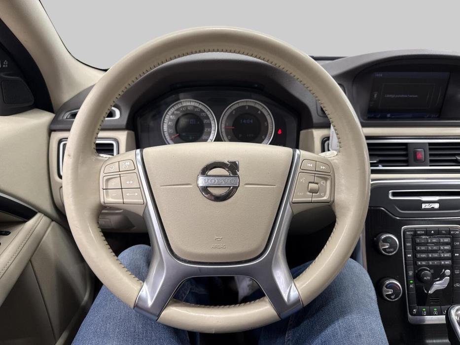 VOLVO V70 2012