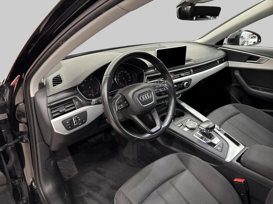 AUDI A4 2017