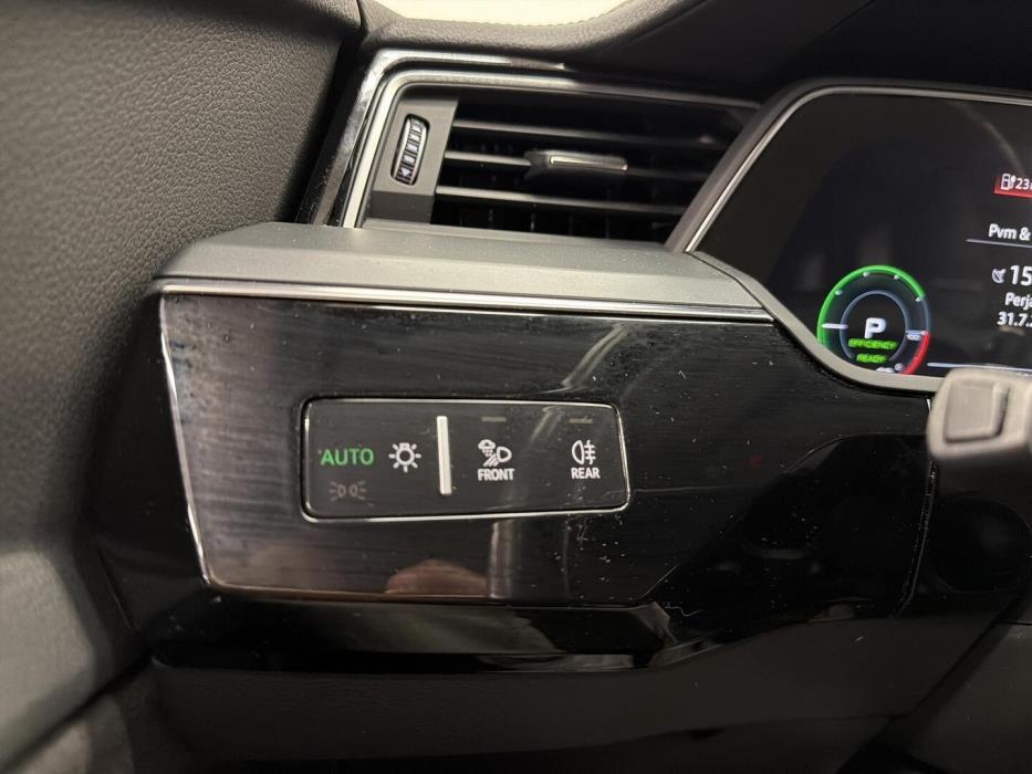 AUDI e-tron 2020
