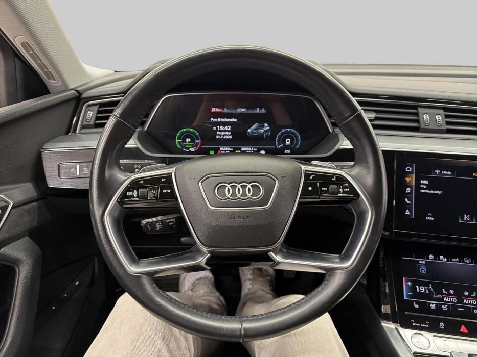 AUDI e-tron 2020
