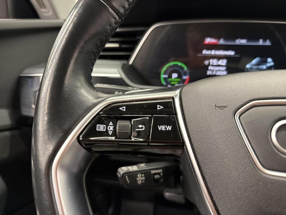 AUDI e-tron 2020