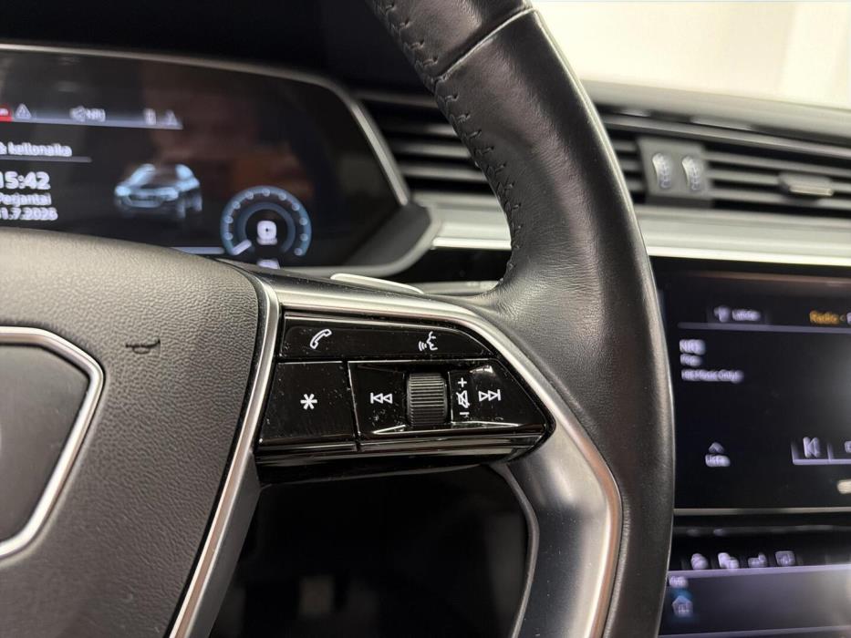 AUDI e-tron 2020