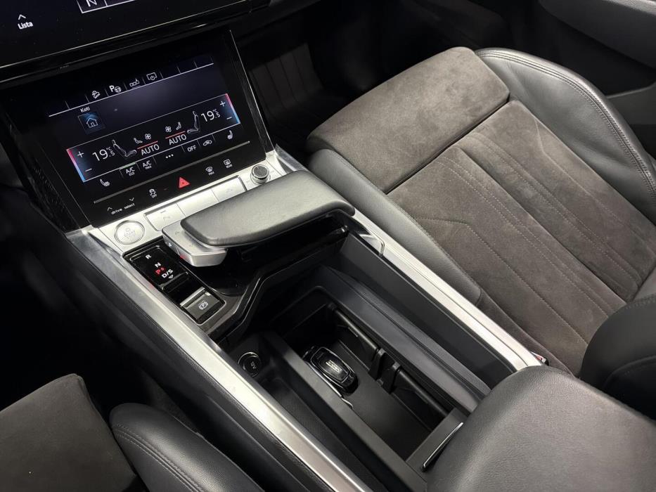 AUDI e-tron 2020