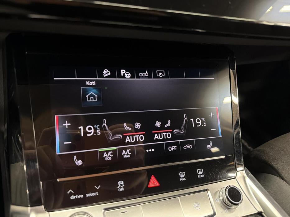 AUDI e-tron 2020
