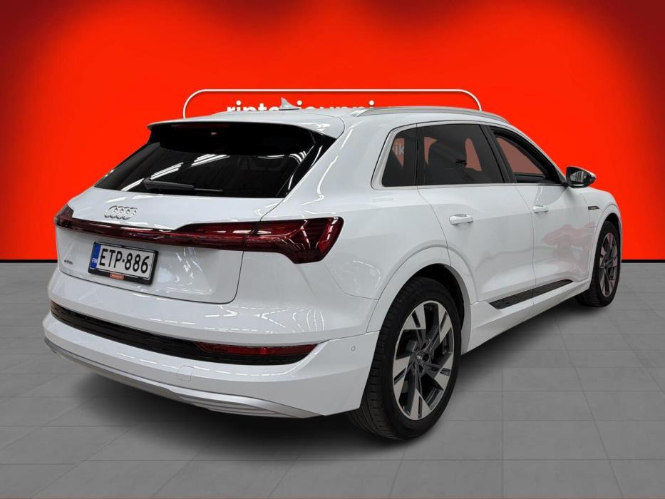 AUDI e-tron 2020