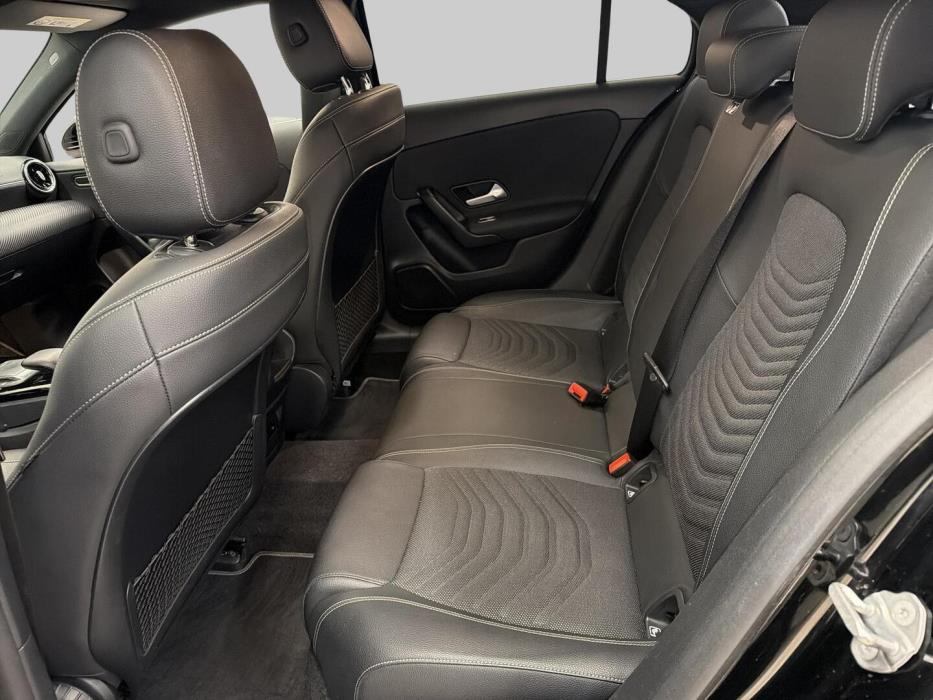MERCEDES-BENZ A 2021