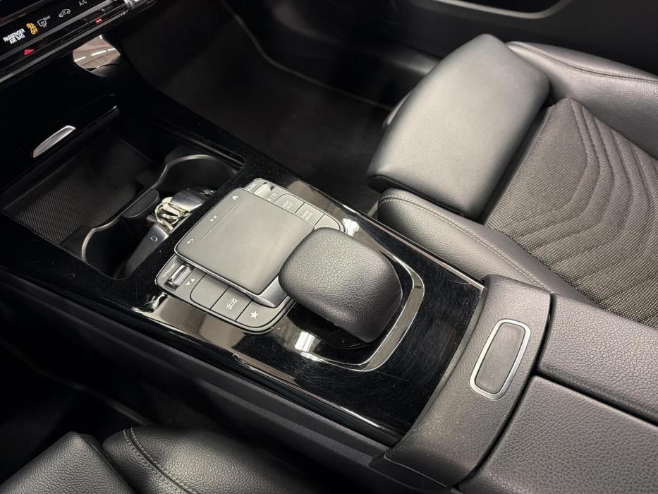 MERCEDES-BENZ A 2021