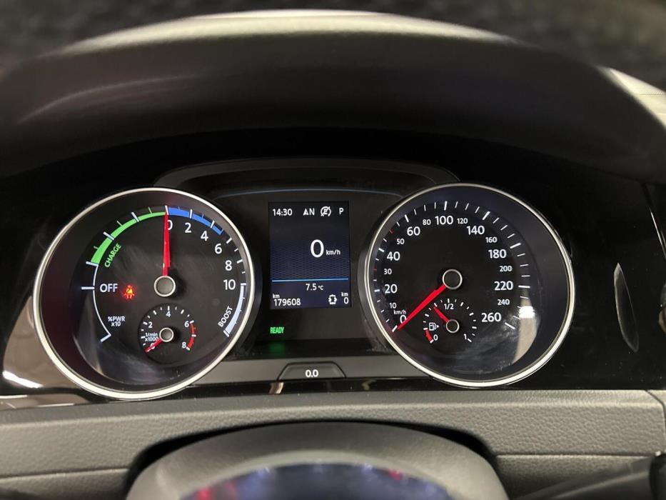 VOLKSWAGEN Golf 2017