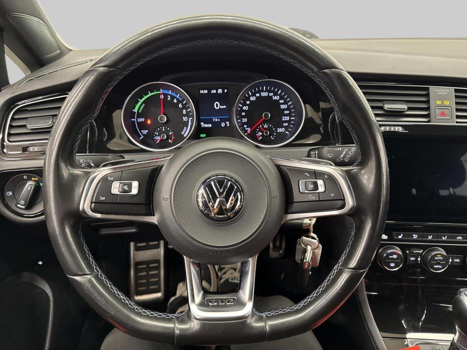 VOLKSWAGEN Golf 2017