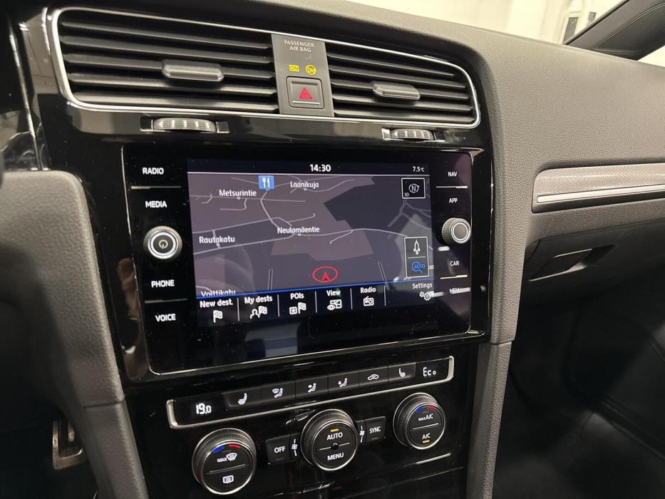 VOLKSWAGEN Golf 2017