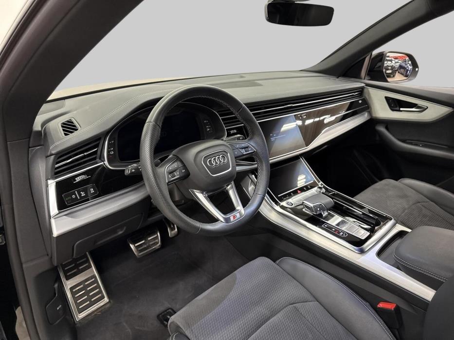 AUDI Q8 2023