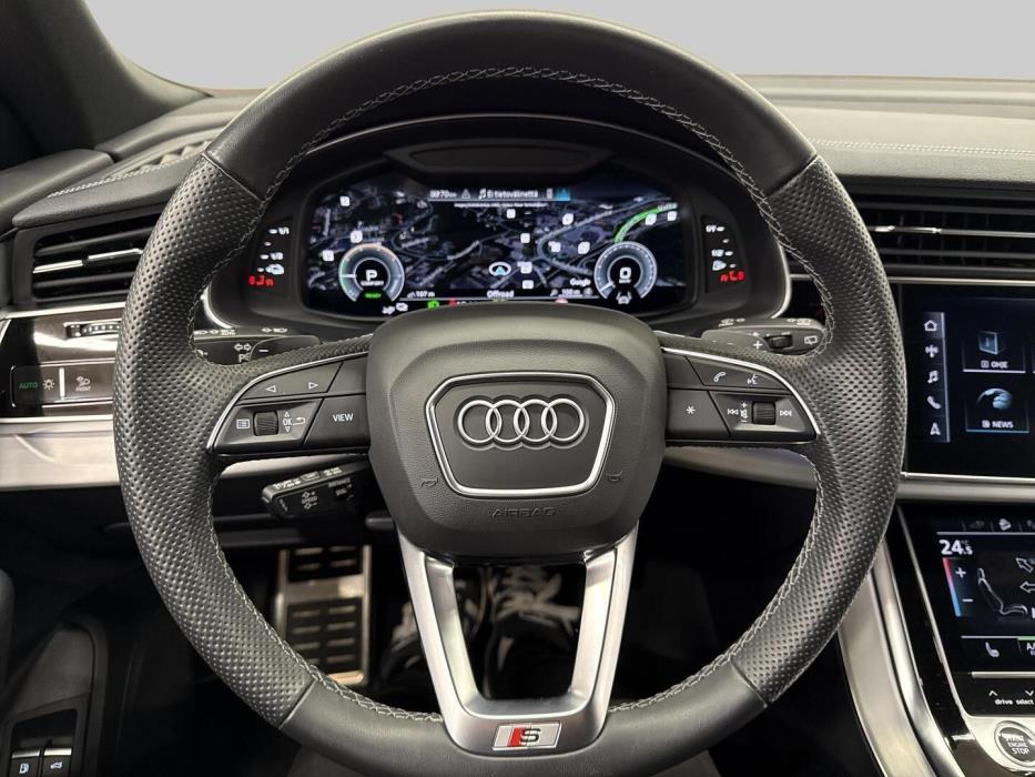 AUDI Q8 2023