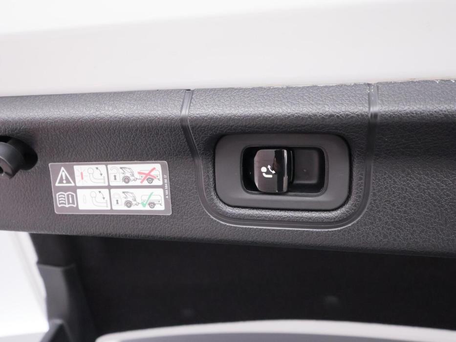 MERCEDES-BENZ EQE 2024