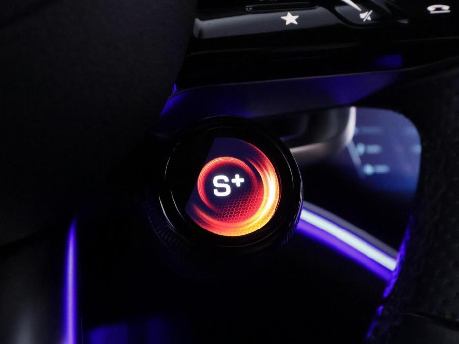 MERCEDES-BENZ EQE 2024