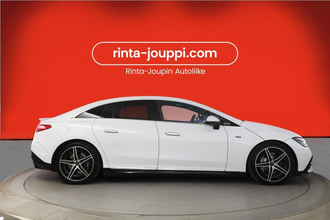 MERCEDES-BENZ EQE 2024