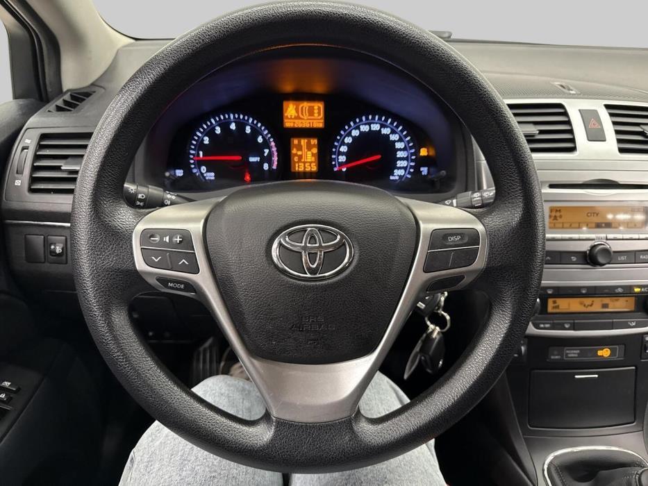 TOYOTA Avensis 2013