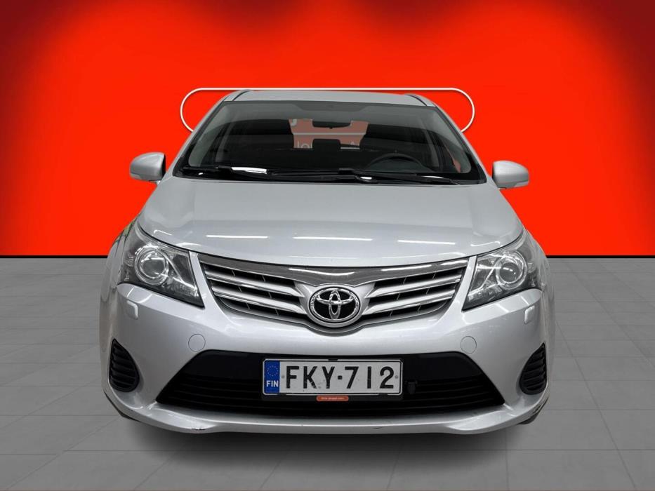 TOYOTA Avensis 2013