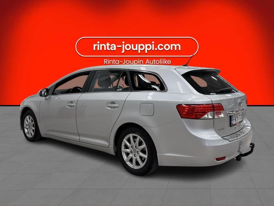 TOYOTA Avensis 2013