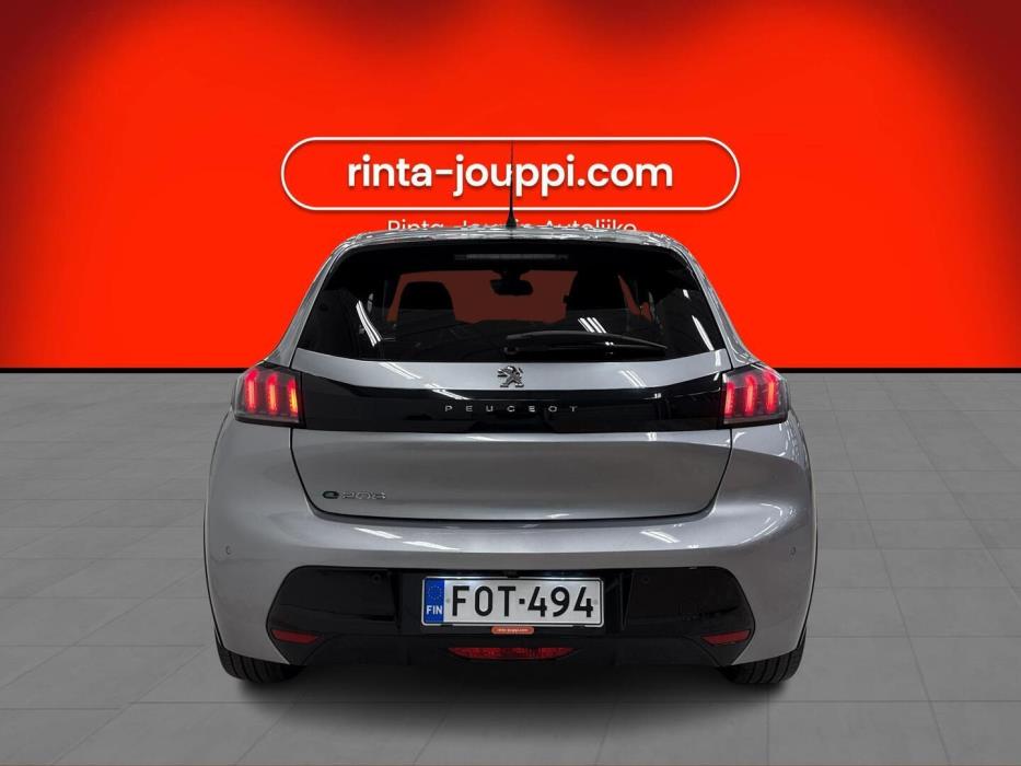 PEUGEOT e-208 2021