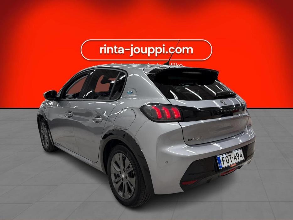 PEUGEOT e-208 2021