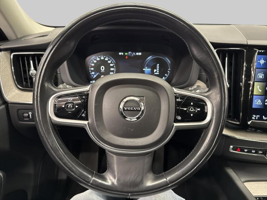 VOLVO XC60 2019