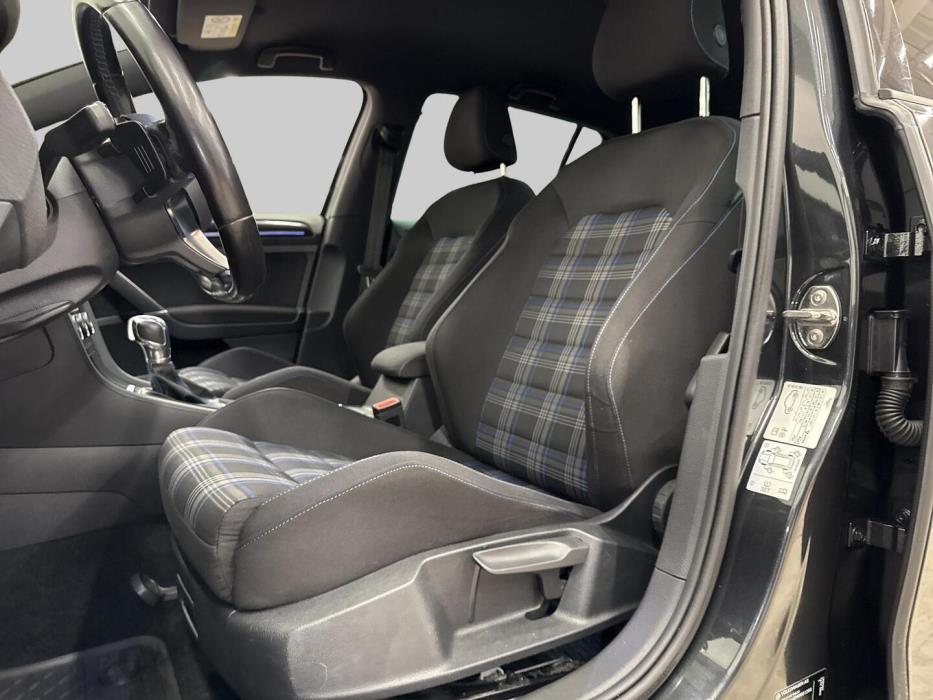 VOLKSWAGEN Golf 2017