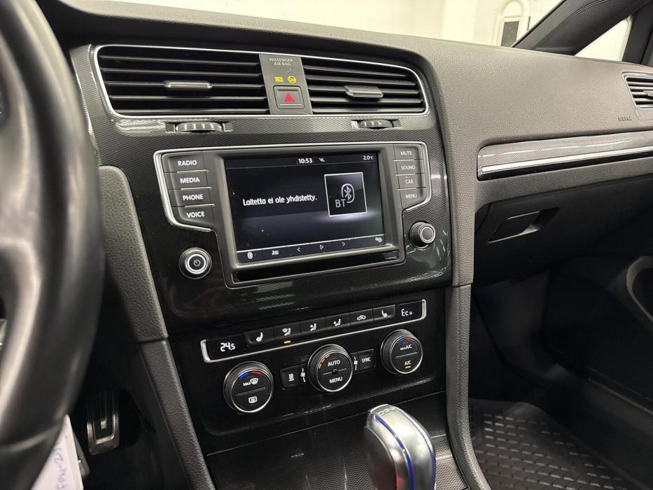 VOLKSWAGEN Golf 2017