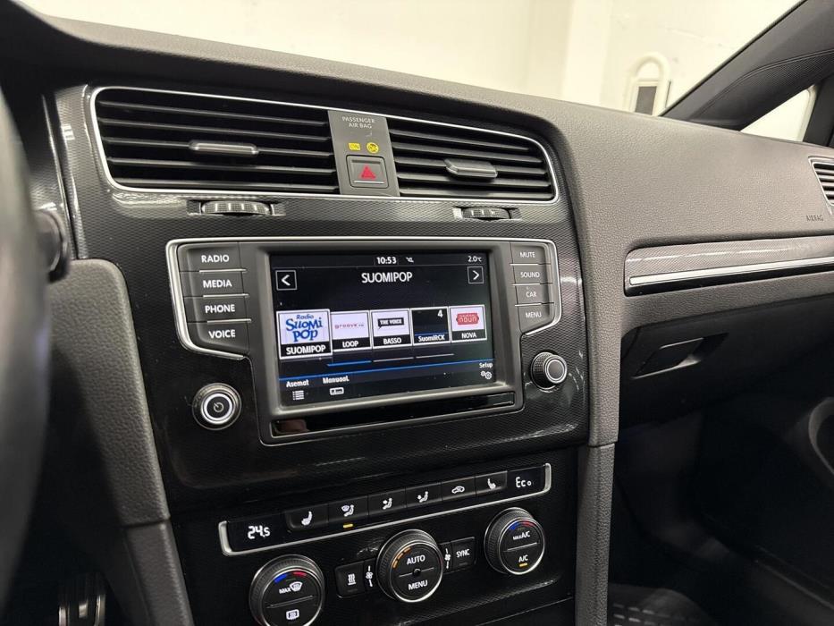 VOLKSWAGEN Golf 2017