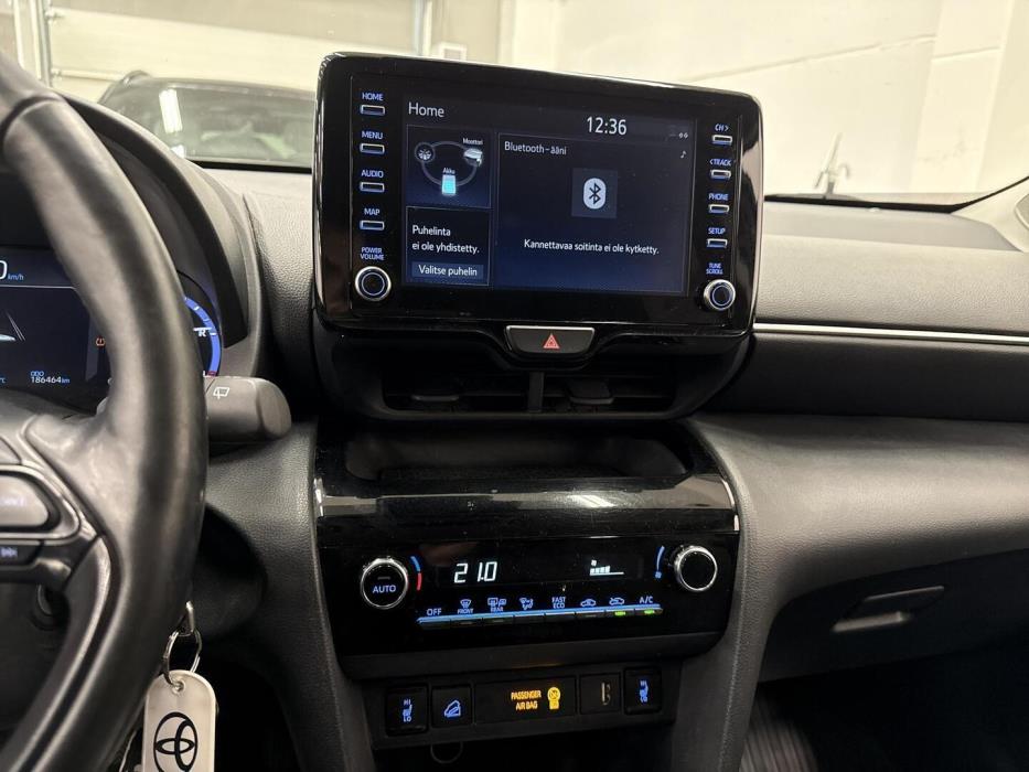 TOYOTA Yaris Cross 2024