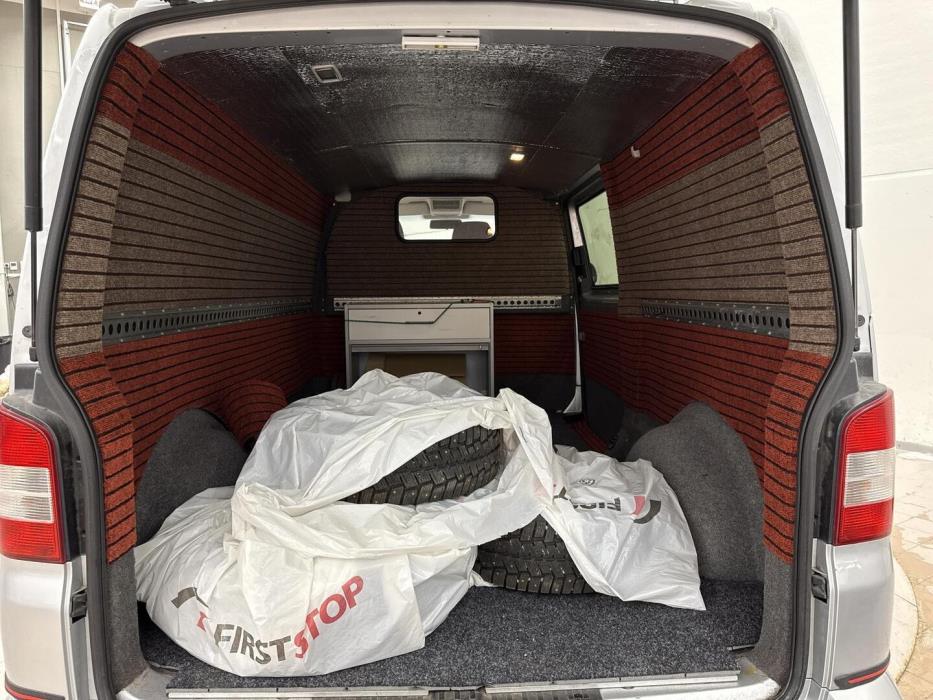 VOLKSWAGEN Transporter 2011