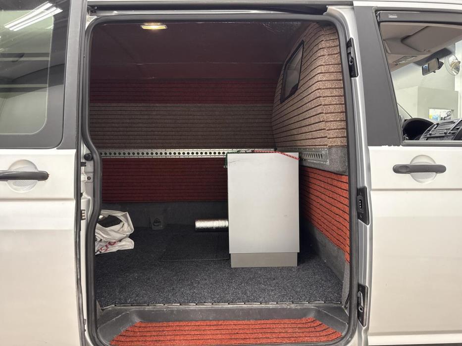 VOLKSWAGEN Transporter 2011