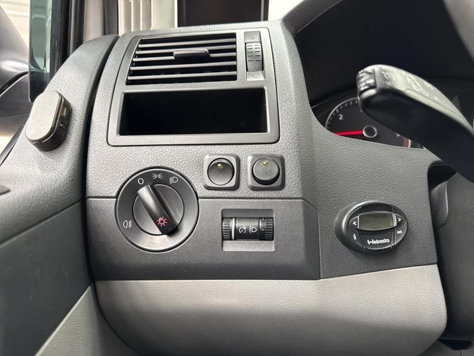 VOLKSWAGEN Transporter 2011