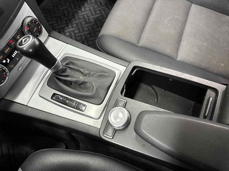 MERCEDES-BENZ C 2011