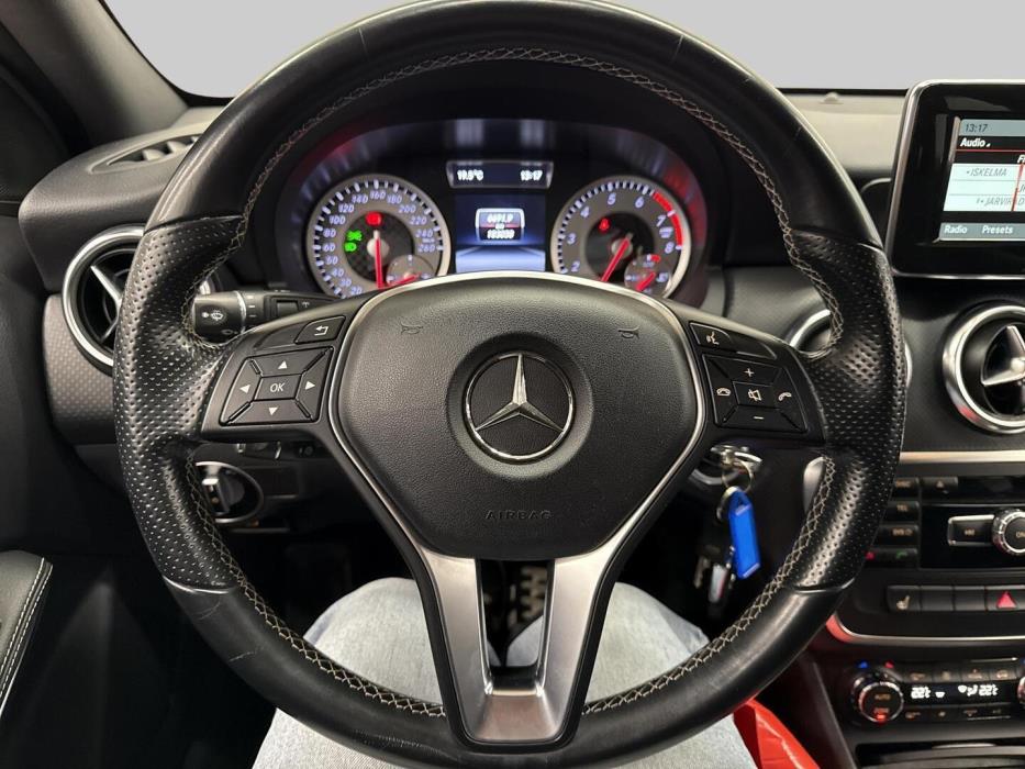 MERCEDES-BENZ A 2014