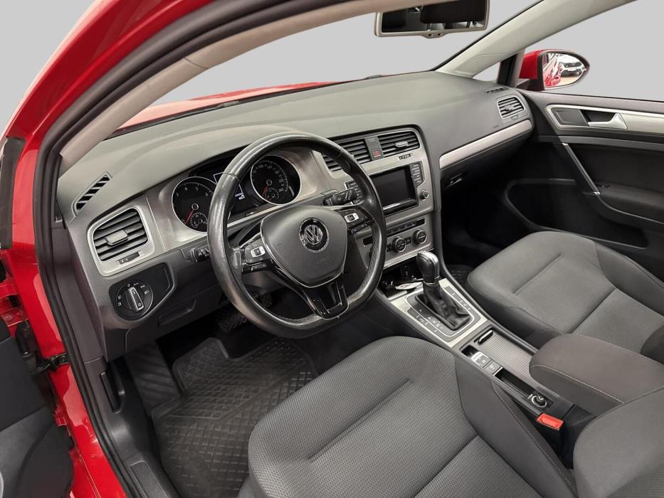 VOLKSWAGEN Golf 2015