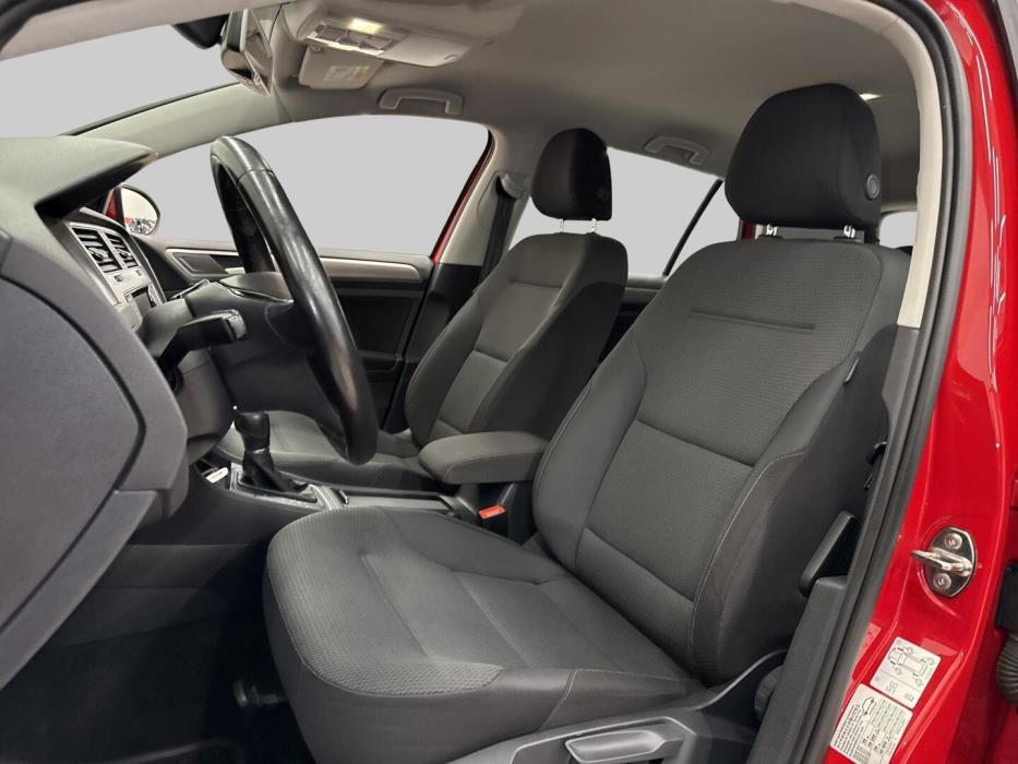 VOLKSWAGEN Golf 2015