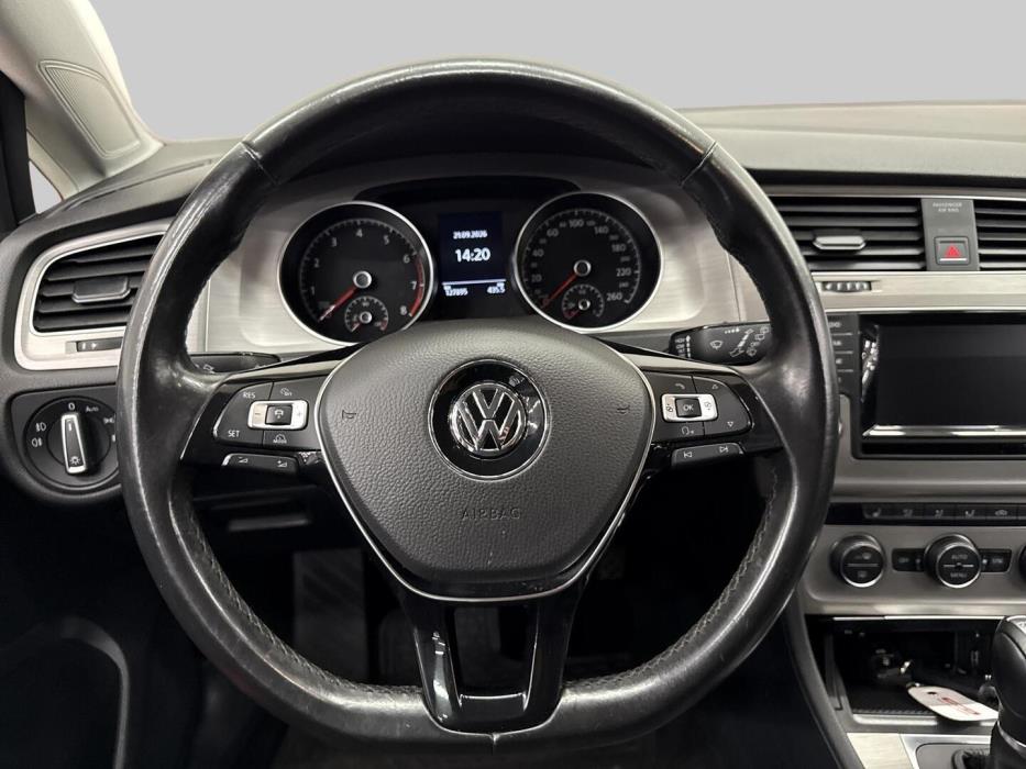 VOLKSWAGEN Golf 2015