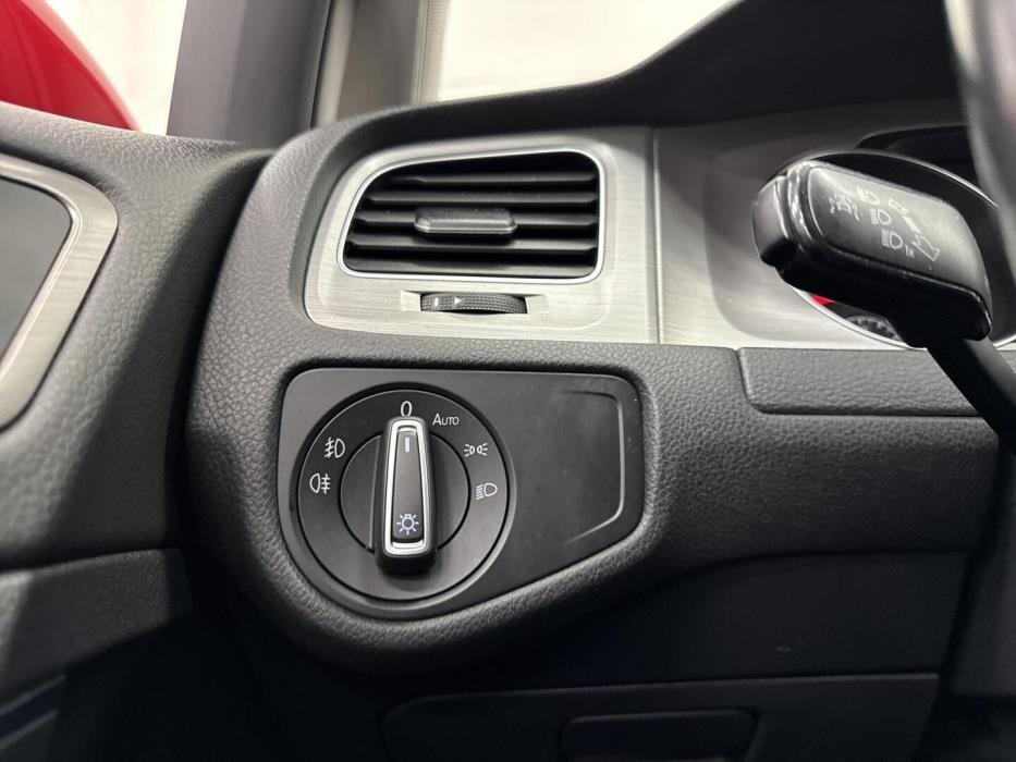 VOLKSWAGEN Golf 2015