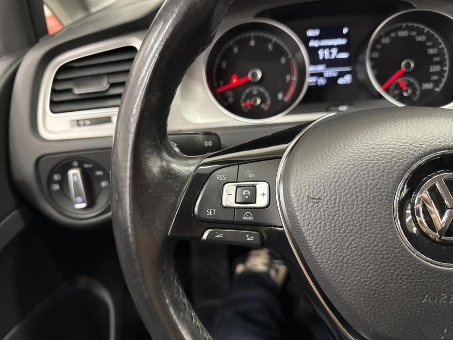 VOLKSWAGEN Golf 2015