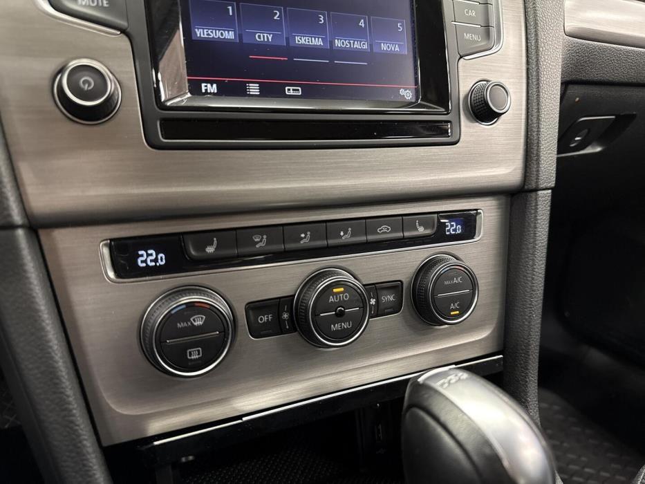 VOLKSWAGEN Golf 2015
