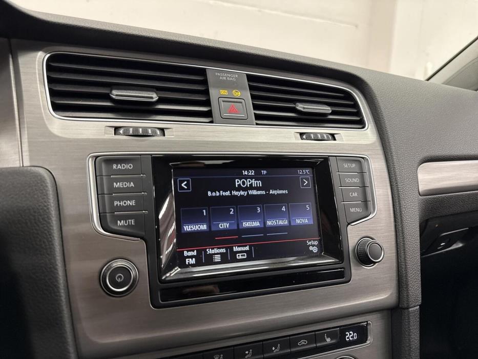 VOLKSWAGEN Golf 2015