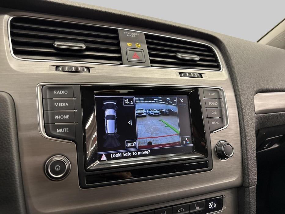 VOLKSWAGEN Golf 2015