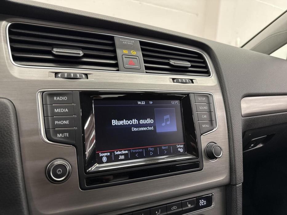 VOLKSWAGEN Golf 2015