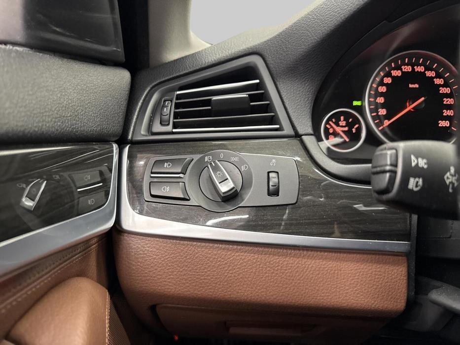 BMW 530 2011