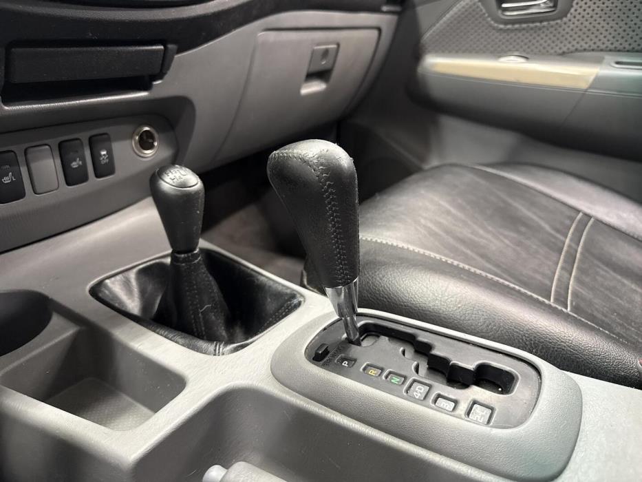 TOYOTA Hilux 2009