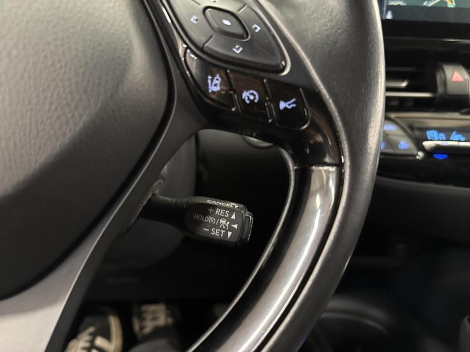 TOYOTA C-HR 2021