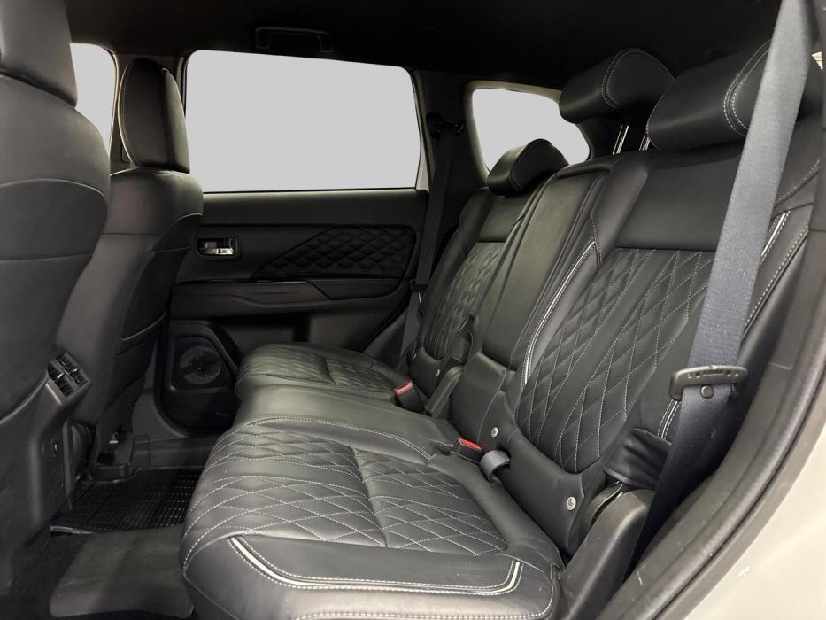 MITSUBISHI Outlander PHEV 2021
