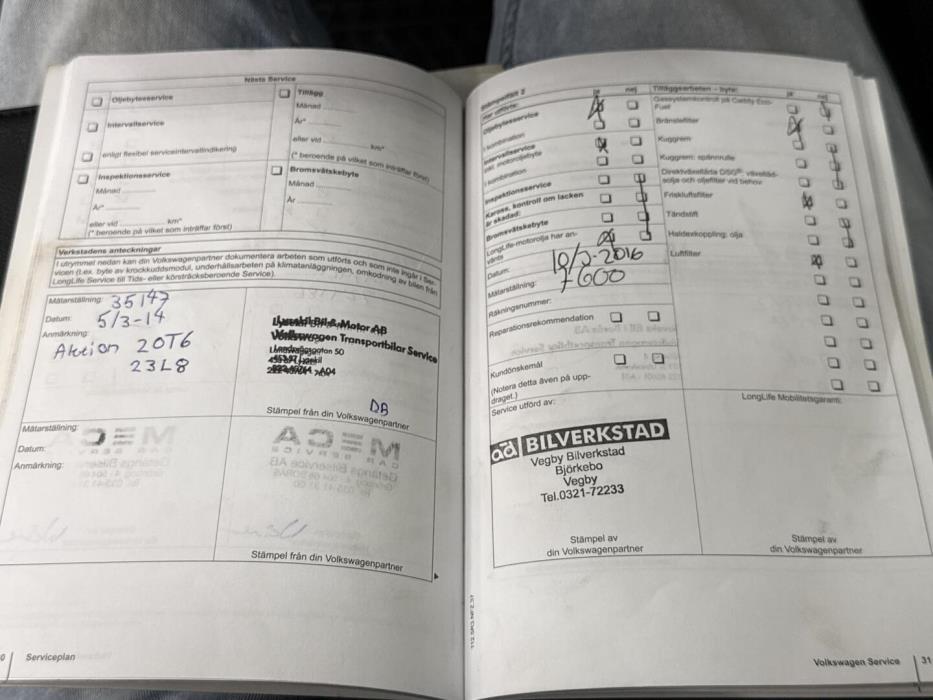 VOLKSWAGEN Amarok 2011