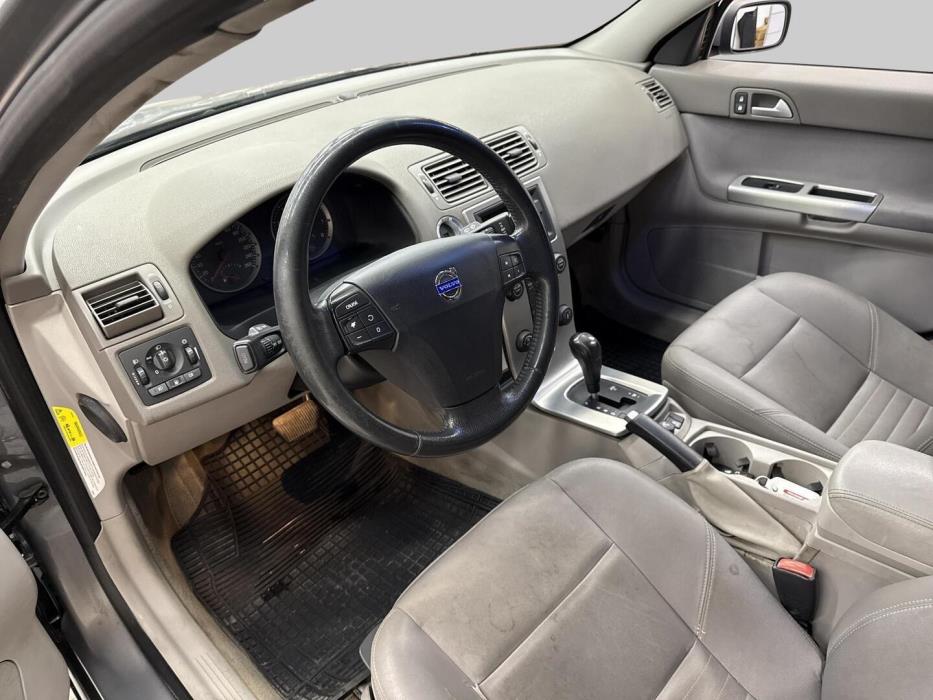 VOLVO V50 2004